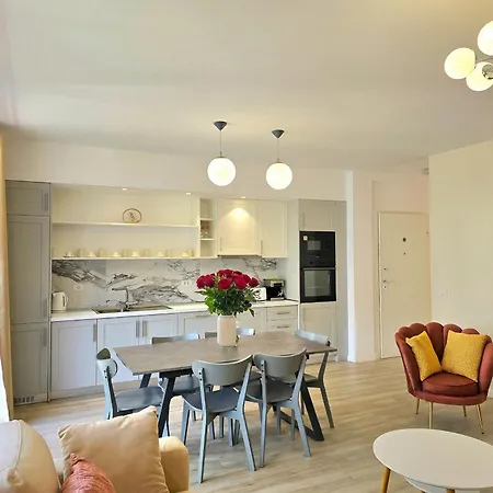 Apartment White Moon 302 *