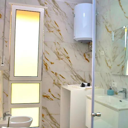 White Moon 302 * Plazhi San Pietro